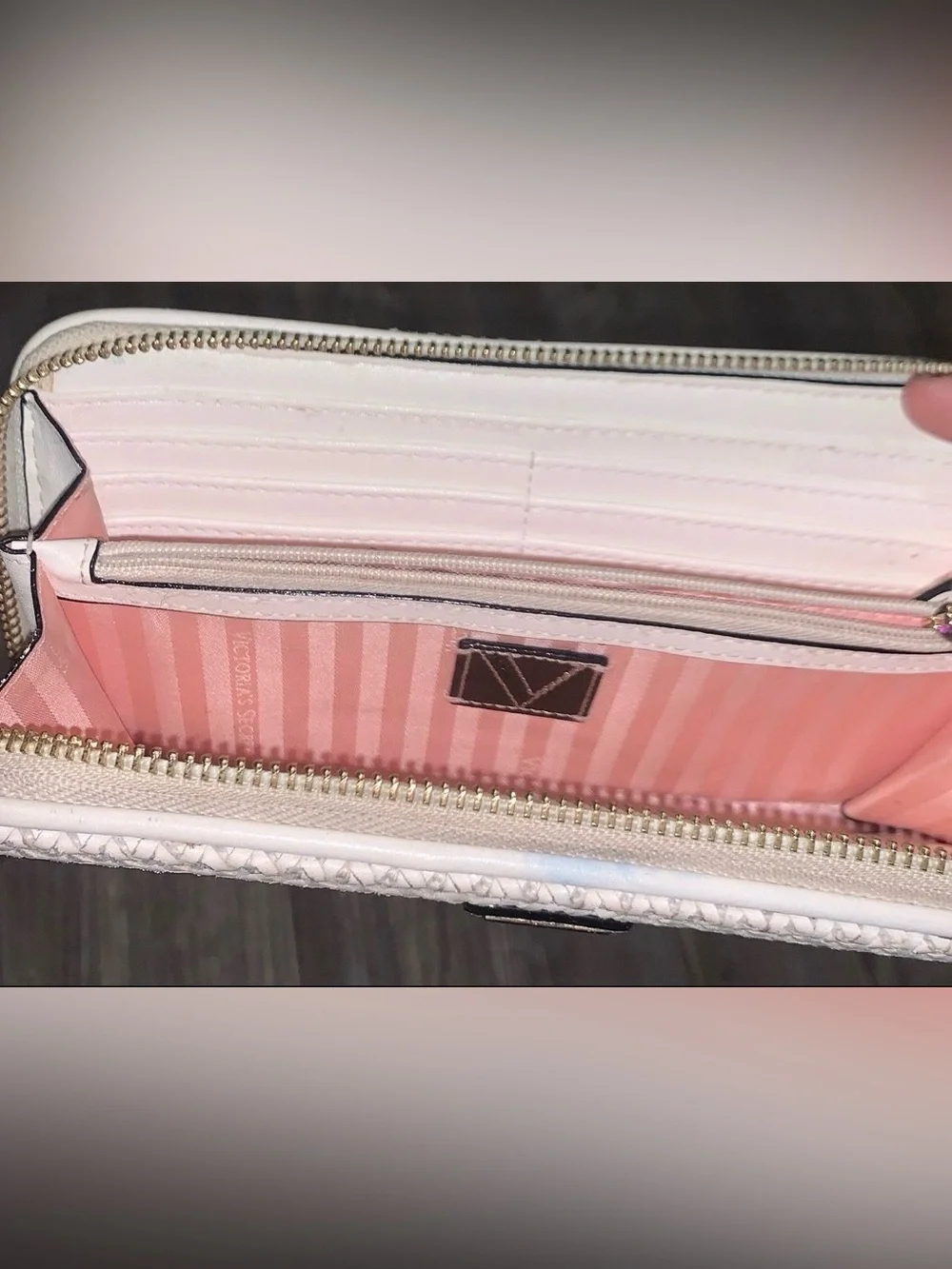 Victoria’s Secret women’s wallet - Picture 3 of 3